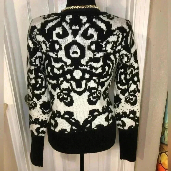 VENUS  Women’s size Small - Picture 7 of 13